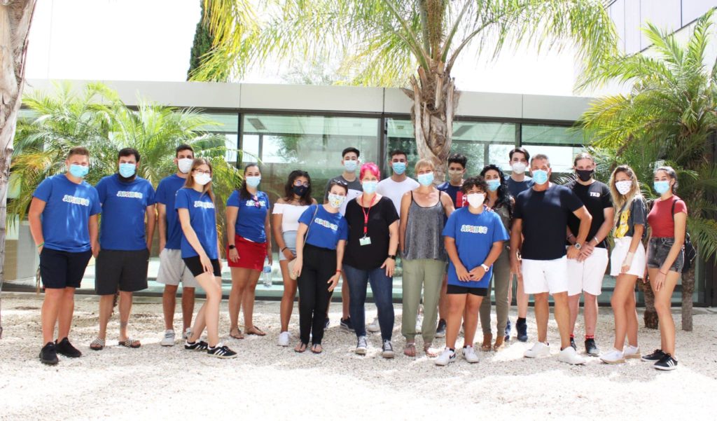 🆘 El Hospital Universitario de Torrevieja forma en RCP y primeros auxilios a monitores de la Escuela de verano inclusiva.