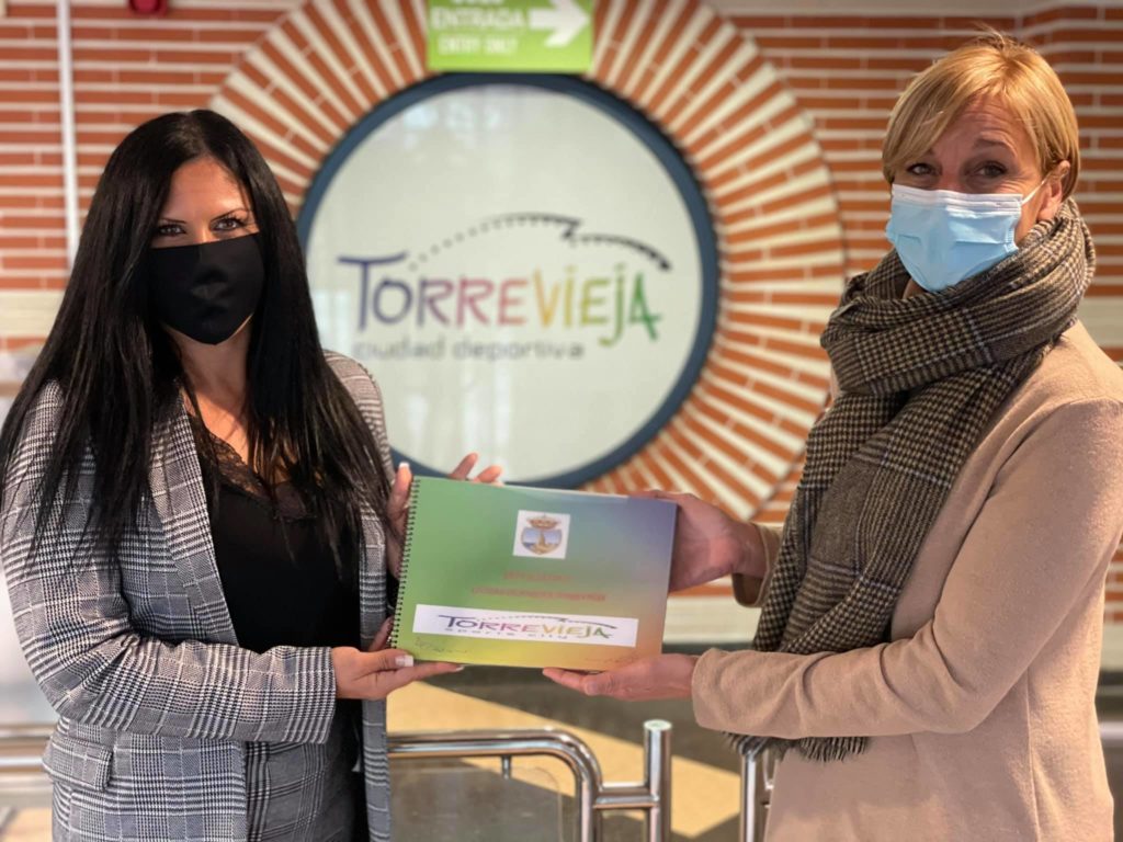 ✌🏻APANEE en colaboración con la Concejalía de Deportes, han desarrollado la primera GUÍA ACCESIBLE DE LA CIUDAD DEPORTIVA DE TORREVIEJA‼️⛹️‍♂️🤾‍♂️🚴🤽🏻‍♂️⚽️🏀🎾