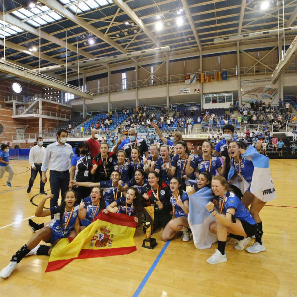👏🏻Las féminas juveniles del Club Balonmano Torrevieja Salud Mare Nostrum  !🇪🇸Campeonas de España🇪🇸
