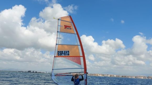 (Español) 💪 🥉 Ilya Stepanov y Adriana Castro terceros en sub-17 en el Campeonato Autonómico de Windsurf & IQFoil en Santa Pola 💪 (Español) 💪 🥉 Ilya Stepanov y Adriana Castro terceros en sub-17 en el Campeonato Autonómico de Windsurf & IQFoil en Santa Pola 💪