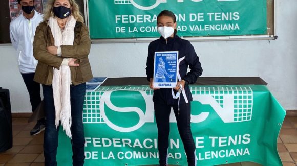 🙌🏻La jugadora del Club de Tenis Torrevieja, Charo Esquiva, se proclamó campeona de la Comunidad Valenciana Infantil (sub-14) el pasado domingo en las instalaciones del Club de Tenis Castellón.👏🏻