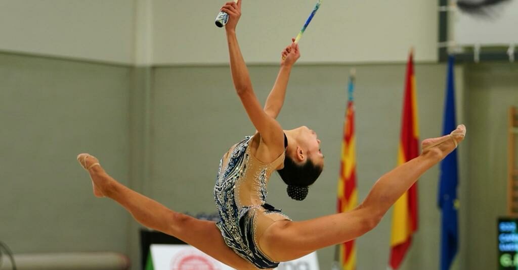(Español) 🤸‍♀️Las gimnastas Lucía Leshan Cañas Mendo y Tatyana Shevchyk, Marbella Cup.