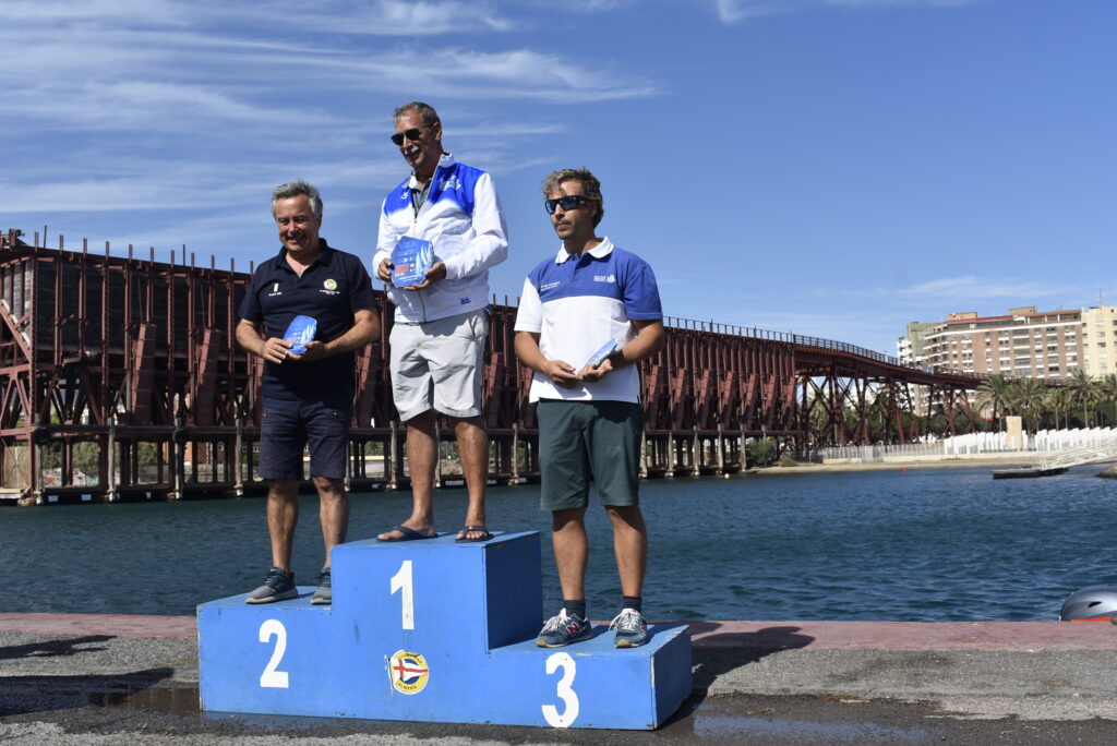 ⛵️GUILLERMO BELTRÍ CAMPEÓN DE ESPAÑA Y JUAN FCO. CHUMILLA BRONCE EN VELA RADIO CONTROL CLASE IOM EN ALMERÍA