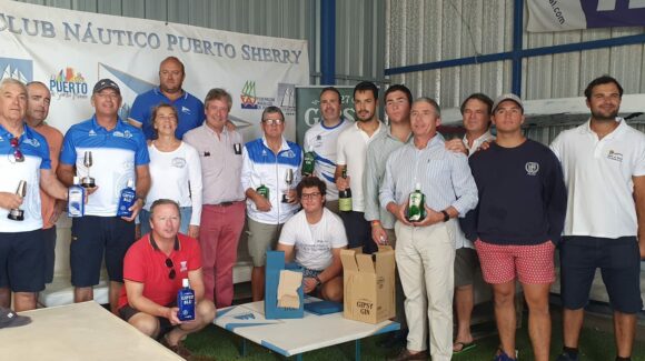(Español) 🏆GINÉS ROMERO-ÁLVARO MORENO 🥇ORO Y 🥈PLATA PARA FRANCISCO MARTÍNEZ-JOSÉ RUIZ EN EL II TROFEO GIPSY 1927 DE FLYING DUTCHMAN EN LA BAHÍA DE CÁDIZ