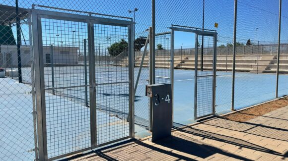 (Español) Reparación y mejora del vallado de las pistas de Tenis (Español) Reparación y mejora del vallado de las pistas de Tenis