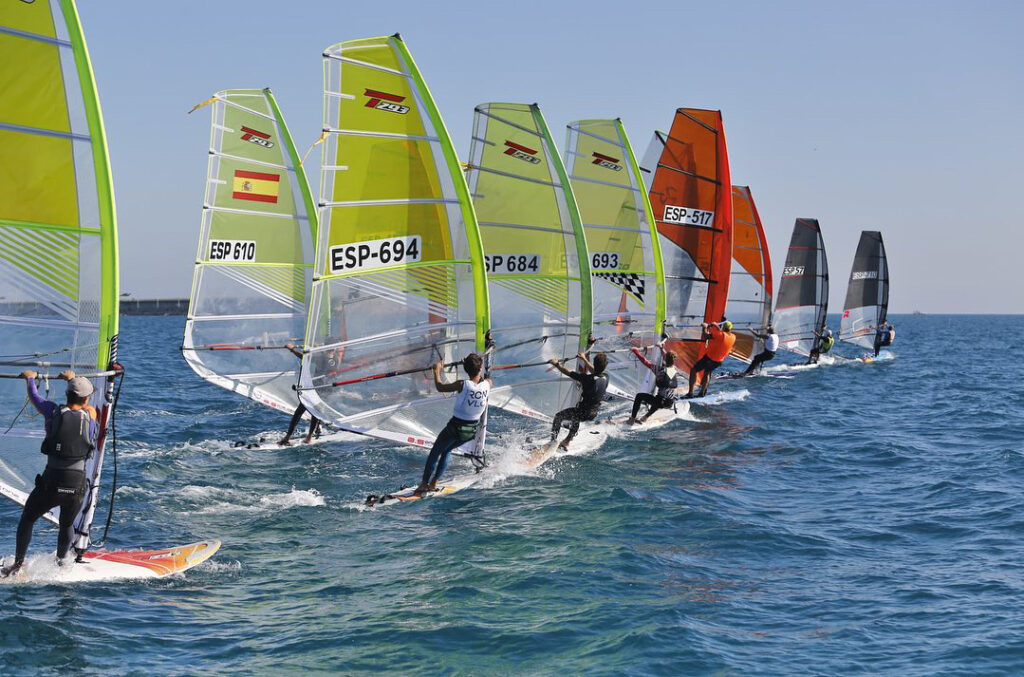 🏄‍♂️ILYA STEPANOV SEGUNDO EN TECHNO SUB17 EN LA PRIMERA PRUEBA AUTONÓMICA DE WINDSURF CELEBRADA EN EL REAL CLUB NÁUTICO TORREVIEJA