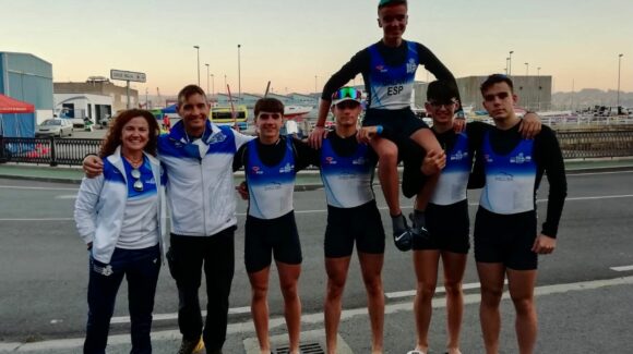 (Español) REMEROS DEL RCNT QUEDAN PRIMEROS EN C4X CADETE MASCULINO Y VETERANA FENENINA, EN EL GRAN PREMIO DE REMO DE MAR LIGA NACIONAL. (Español) REMEROS DEL RCNT QUEDAN PRIMEROS EN C4X CADETE MASCULINO Y VETERANA FENENINA, EN EL GRAN PREMIO DE REMO DE MAR LIGA NACIONAL.