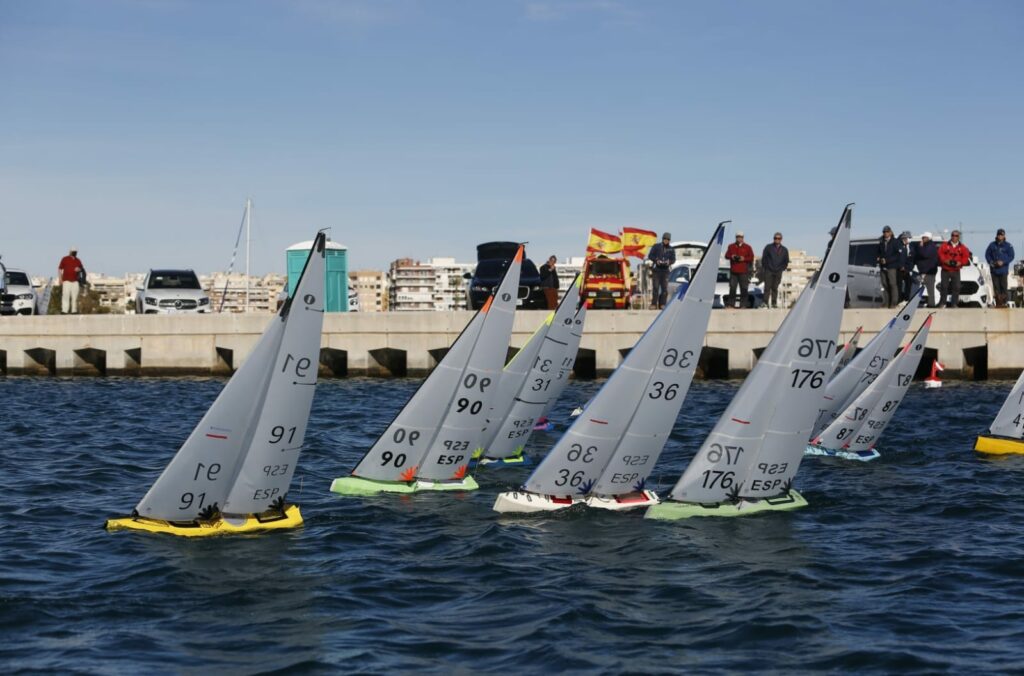 ORO PARA GUILLERMO BELTRI Y PLATA PARA JUAN FRANCISCO CHUMILLA, EN LA COPA DE ESPAÑA DE VELA DE RADIO CONTROL IOM