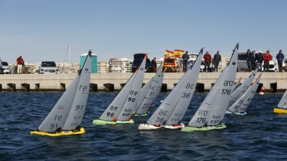 (Español) ORO PARA GUILLERMO BELTRI Y PLATA PARA JUAN FRANCISCO CHUMILLA, EN LA COPA DE ESPAÑA DE VELA DE RADIO CONTROL IOM (Español) ORO PARA GUILLERMO BELTRI Y PLATA PARA JUAN FRANCISCO CHUMILLA, EN LA COPA DE ESPAÑA DE VELA DE RADIO CONTROL IOM