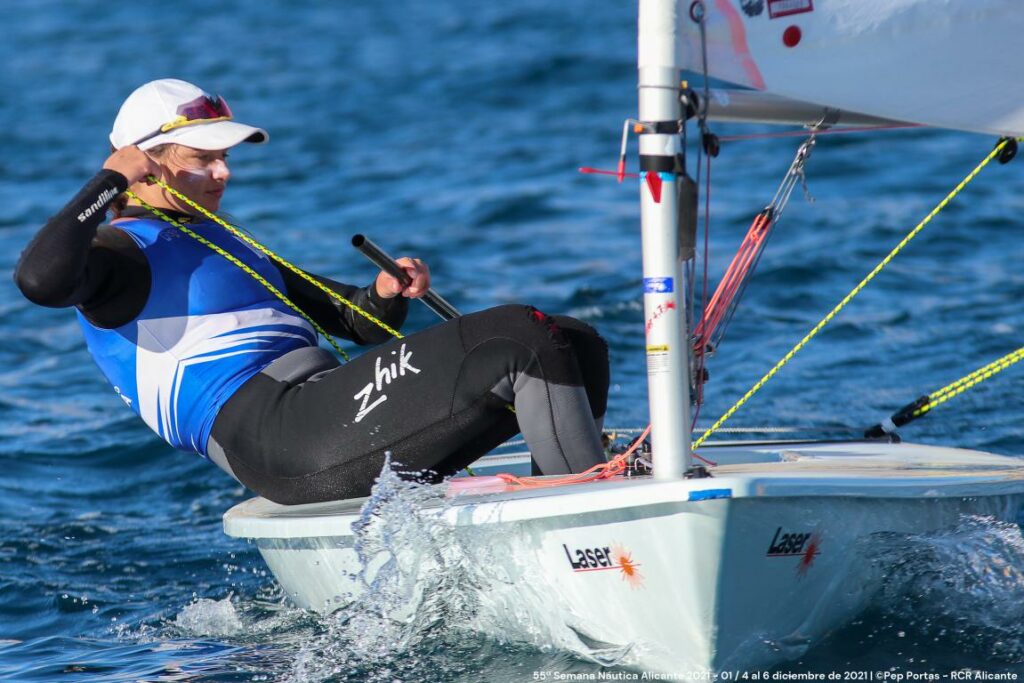 ADRIANA CASTRO Y ASCENSIÓN ROCA, CAMPEONAS EN LA 55.ª SEMANA NÁUTICA DE ALICANTE