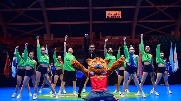 (Español) HISTÓRICA CEREMONIA INAUGURAL DEL MUNDIAL DE BALONMANO FEMENINO (Español) HISTÓRICA CEREMONIA INAUGURAL DEL MUNDIAL DE BALONMANO FEMENINO