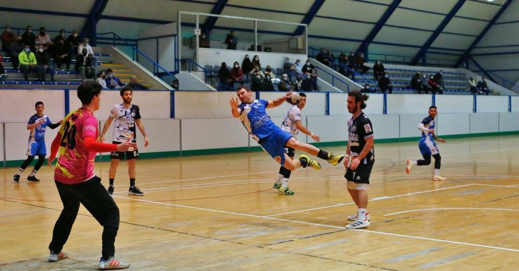 EL MARE NOSTRUM FRAGUA UNA GRAN DEFENSA PARA SUPERAR AL PETRER