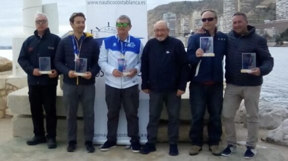 (Español) 👉🏻GINÉS ROMERO Y JUAN FCO. CHUMILLA DEL RCN TORREVIEJA 🥇PRIMERO Y 🥈SEGUNDO PUESTO EN EL CAMPEONATO AUTONOMICO IOM VELA RADIO CONTROL