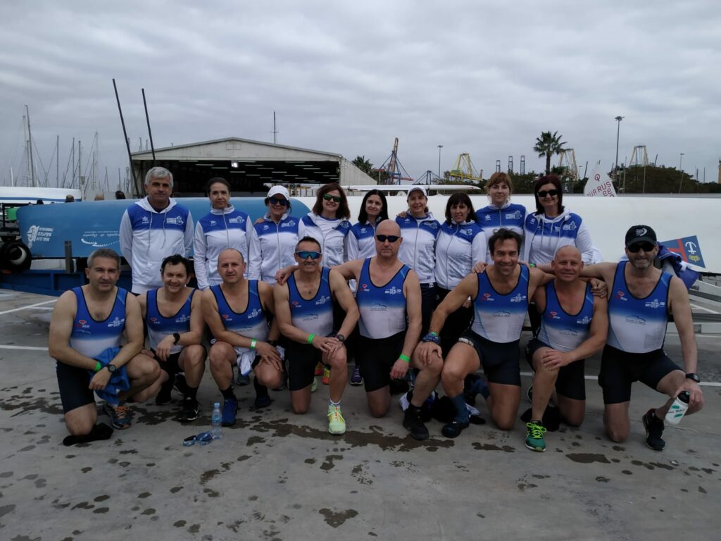 👉🏻EL EQUIPO DE REMO VETERANO MEDALLA DE 🥈PLATA EN LA VI REGATA LIGA SUMA BANCO FIJO LLAUT EN VALENCIA