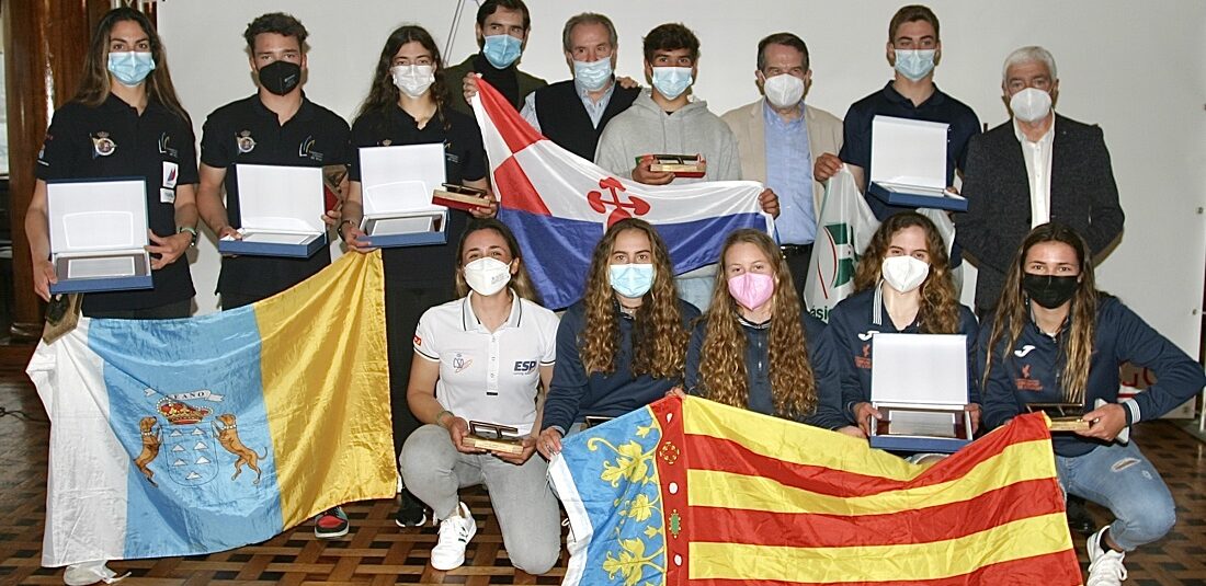 🥈ADRIANA CASTRO PLATA EN SUB19 Y 🥇ORO EN SUB17 EN LA COPA DE ESPAÑA CLASE ILCA6 EN VIGO