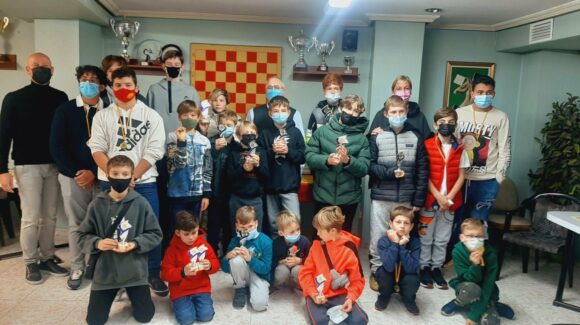 (Español) RESULTADOS DEL I TORNEO JUVENIL DE AJEDREZ TORREVIEJA (Español) RESULTADOS DEL I TORNEO JUVENIL DE AJEDREZ TORREVIEJA