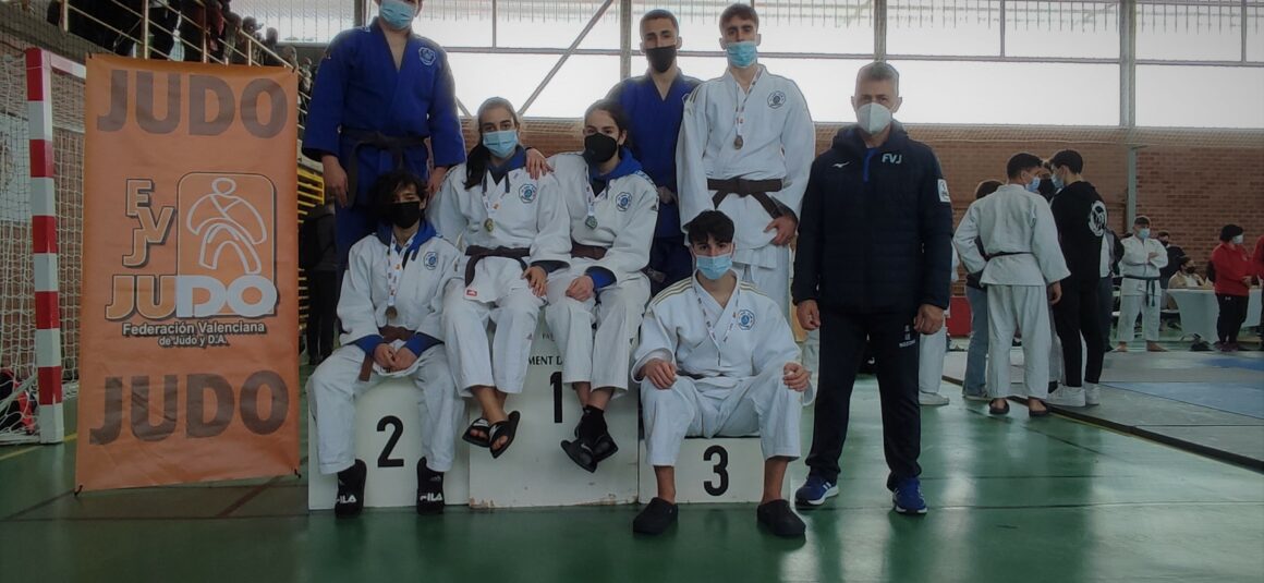 (Español) 🥇🥇🥈🥉🥉5 MEDALLAS PARA EL JUDO CLUB NOZOMI EN CASTELLÓN