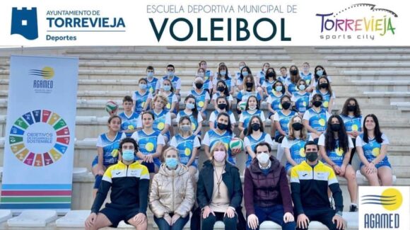 (Español) 🏐Foto oficial Escuela Municipal de Voleibol (Español) 🏐Foto oficial Escuela Municipal de Voleibol
