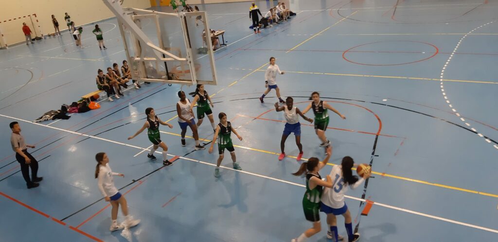 EL EQUIPO INFANTIL FEMENINO DE LA EDM DE BALONCESTO GANA AL CB ILICITANO POR 24-52