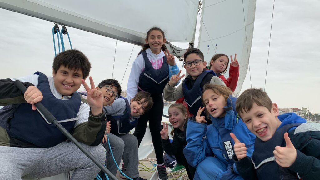 ⛵️TODOS LOS NIÑOS Y NIÑAS DE 4º PRIMARIA YA NAVEGAN CON EL PROGRAMA “EL COLE EN EL MAR”