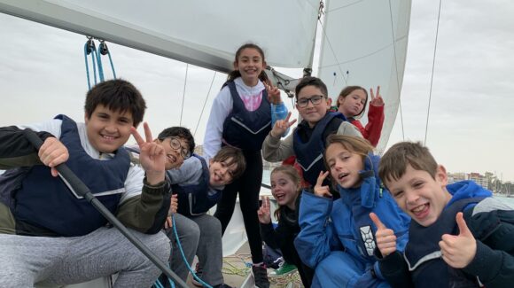 (Español) ⛵️TODOS LOS NIÑOS Y NIÑAS DE 4º PRIMARIA YA NAVEGAN CON EL PROGRAMA “EL COLE EN EL MAR” (Español) ⛵️TODOS LOS NIÑOS Y NIÑAS DE 4º PRIMARIA YA NAVEGAN CON EL PROGRAMA “EL COLE EN EL MAR”