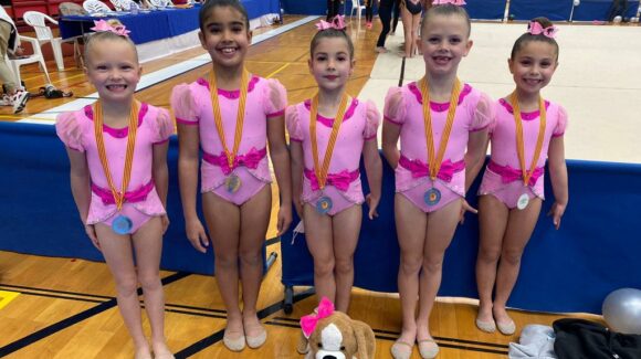 (Español) COMIENZA LA TEMPORADA PARA EL CLUB DE GIMNASIA RÍTMICA TORREVIEJA (Español) COMIENZA LA TEMPORADA PARA EL CLUB DE GIMNASIA RÍTMICA TORREVIEJA