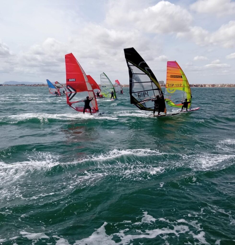 🥈ILYA STEPANOV SUBCAMPEÓN JUVENIL Y 7°ABSOLUTO DE LA 1ª ETAPA DEL CAMPEONATO DE ESPAÑA FUNBOARD AEF