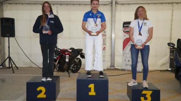 (Español) 🥇🥇DOS OROS, 🥈UNA PLATA Y 🥉UN BRONCE EN EL CAMPEONATO AUTONOMICO DE ILCA (LASER) Y WINDSURF CELEBRADO EN SANTA POLA