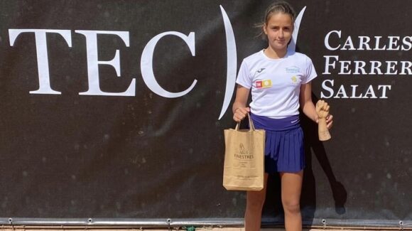 (Español) 🏆La tenista torrevejense, Charo Esquiva, campeona de la II TEC Cup SUB-14 de Barcelona!👏🏻👏🏻👏🏻 (Español) 🏆La tenista torrevejense, Charo Esquiva, campeona de la II TEC Cup SUB-14 de Barcelona!👏🏻👏🏻👏🏻