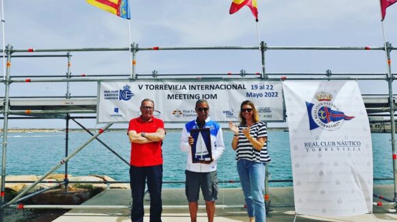 (Español) 👉🏻Guillermo Beltrí del RCN Torrevieja vencedor del V Torrevieja International Meeting IOM Class🥇
