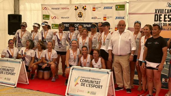 (Español) 🏆Las veteranas del Club Remo Torrevieja, CAMPEONAS DE ESPAÑA🇪🇸 en el Campeonato de España llaut Mediterráneo este fin de semana en Santa Pola!👏🏻👏🏻👏🏻