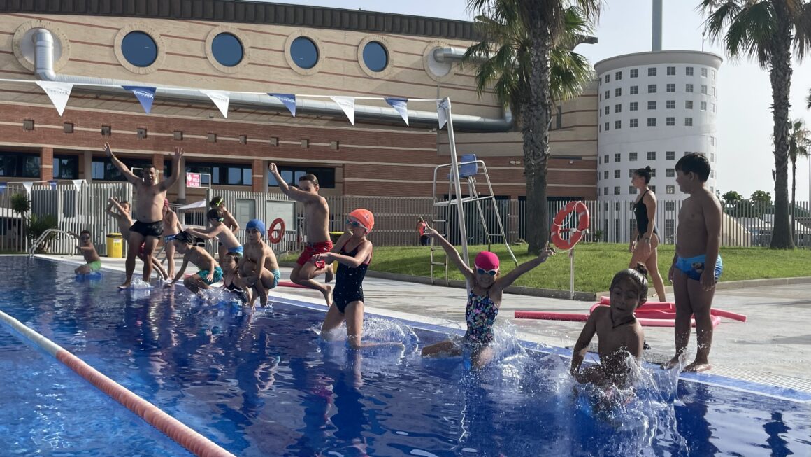 (Español) COMIENZAN LOS 💦CURSOS DE NATACIÓN MUNICIPALES☀️
