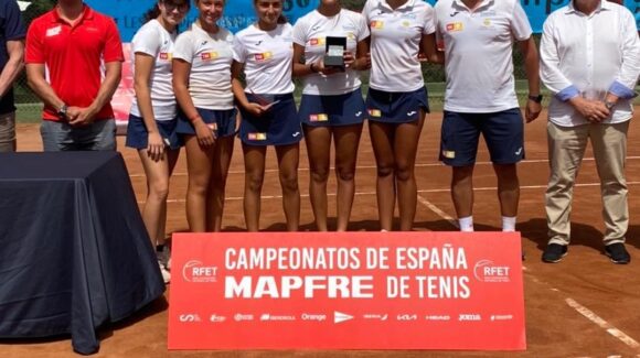 (Español) 👉🏻🥉El equipo femenino del Club de tenis Torrevieja tercer clasificado del campeonato de 🇪🇸España cadete en el Athletic Tarrasa de Barcelona.👏🏻 (Español) 👉🏻🥉El equipo femenino del Club de tenis Torrevieja tercer clasificado del campeonato de 🇪🇸España cadete en el Athletic Tarrasa de Barcelona.👏🏻