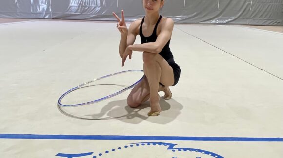 (Español) 🤸🏻♂️Polina Berezina vuelve a su casa unos días para preparar el Mundial (Español) 🤸🏻♂️Polina Berezina vuelve a su casa unos días para preparar el Mundial