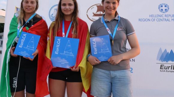 (Español) 🥇Adriana Castro Oro en Sub17 y 8ª en la general Sub19 en el Campeonato Europeo Junior de ILCA 6 (Español) 🥇Adriana Castro Oro en Sub17 y 8ª en la general Sub19 en el Campeonato Europeo Junior de ILCA 6