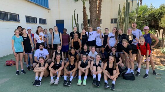 (Español) El Club de Baloncesto EBT de Finlandia elige Torrevieja para su concentración deportiva.🏀