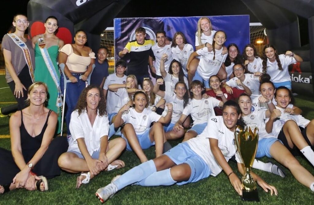 El Torrevieja Juvenil gana el 🏆⚽️Torneo de Fútbol Femenino “Ciudad de Torrevieja”
