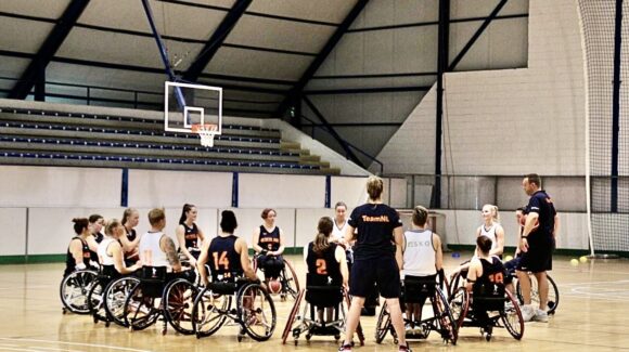 (Español) 🏀🦽La Selección Paralímpica Femenina de baloncesto de 🇳🇱Holanda elige Torrevieja para preparar su próximo Campeonato del Mundo. 🌏 (Español) 🏀🦽La Selección Paralímpica Femenina de baloncesto de 🇳🇱Holanda elige Torrevieja para preparar su próximo Campeonato del Mundo. 🌏