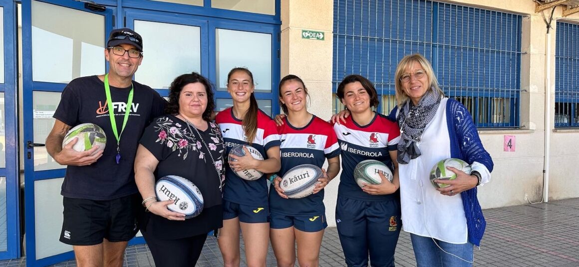 (Español) Campaña de promoción del Rugby en la ciudad con la visita de 3 jugadoras de la Selección 🇪🇸Española