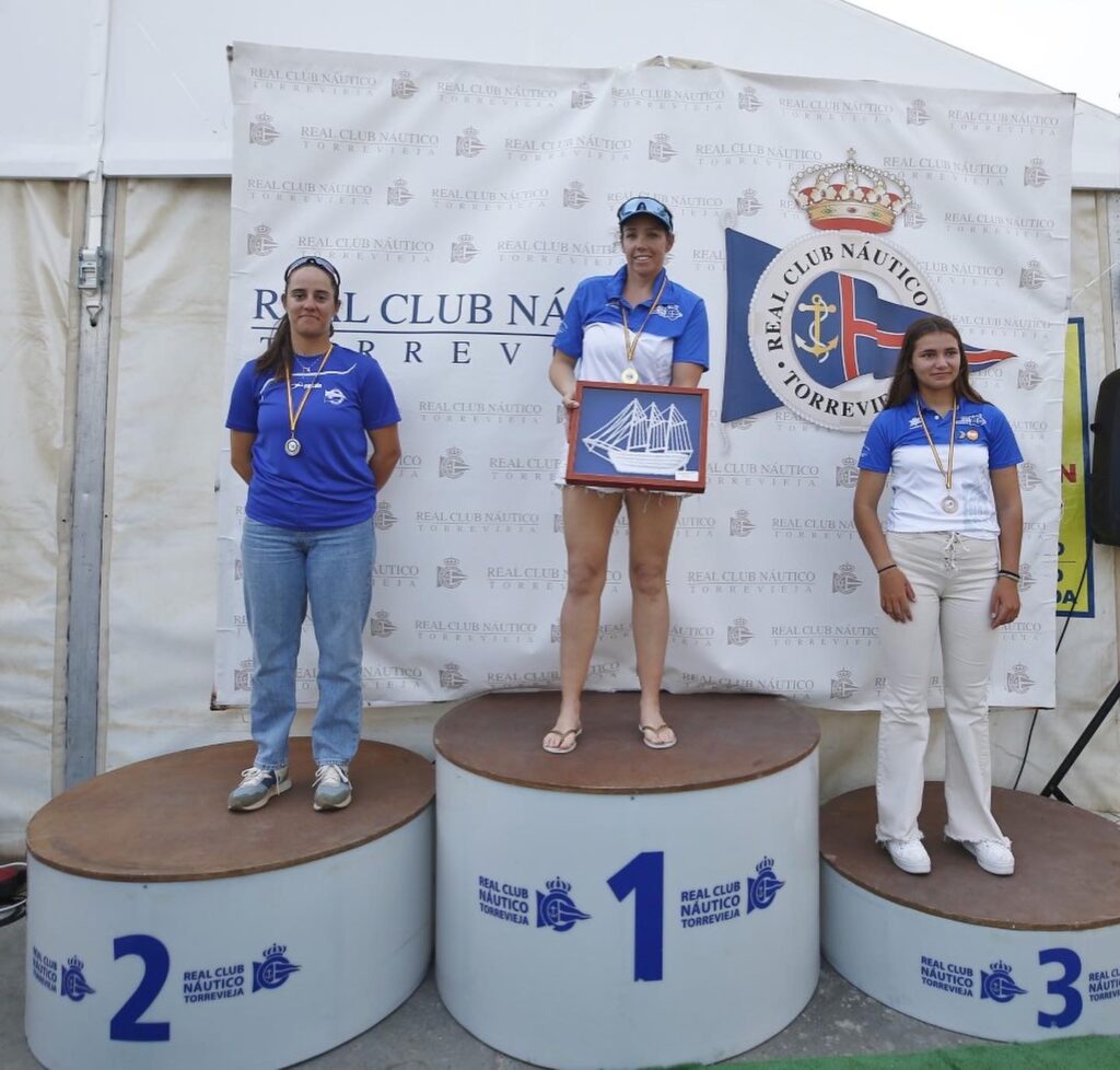 🥇ORO PARA ASCENSIÓN ROCA DE TOGORES EN ILCA 6 Y ALBERTO CABALLERO EN EUROPE, EN EL AUTONÓMICO CELEBRADO EN EL RCN TORREVIEJA