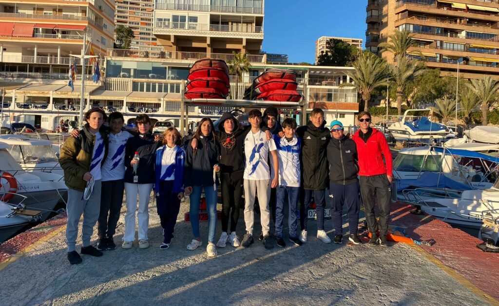 🏄‍♂️EL EQUIPO DE WINDSURF CONSIGUE DOS 🥇🥇OROS, UNA 🥈PLATA Y TRES 🥉🥉🥉BRONCES EN LA CUARTA PRUEBA AUTONÓMICA CELEBRADA EN ALICANTE COSTA BLANCA