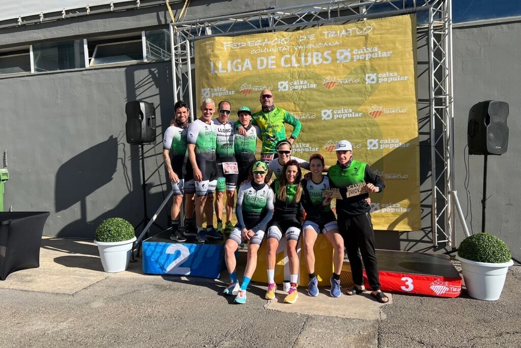 👌🏻El club trialón Torrevieja, consigue 🥇Oro (equipo femenino) y 🥈 plata (equipo masculino) en la “Lliga de clubes Caixa Popular”