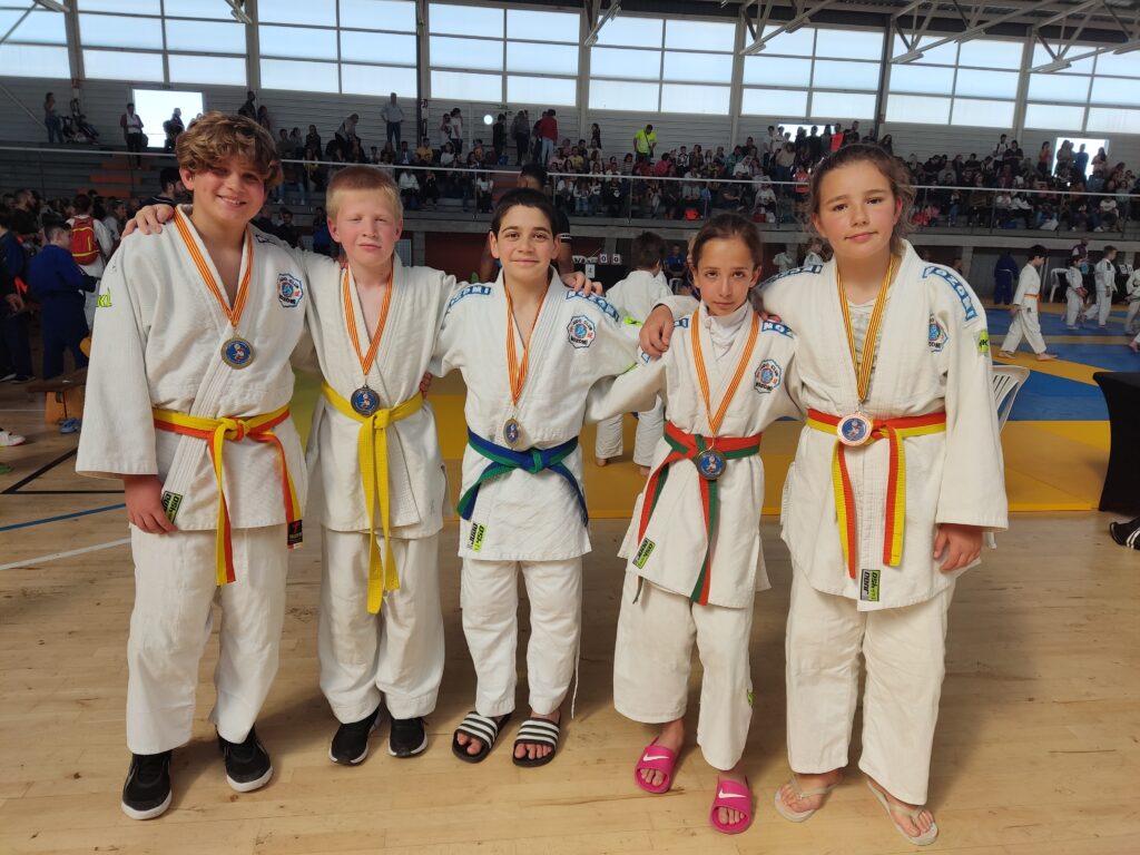 🥇🥇🥇🥇🥈🥉6 MEDALLAS PARA EL JUDO CLUB NOZOMI EN VILA REAL