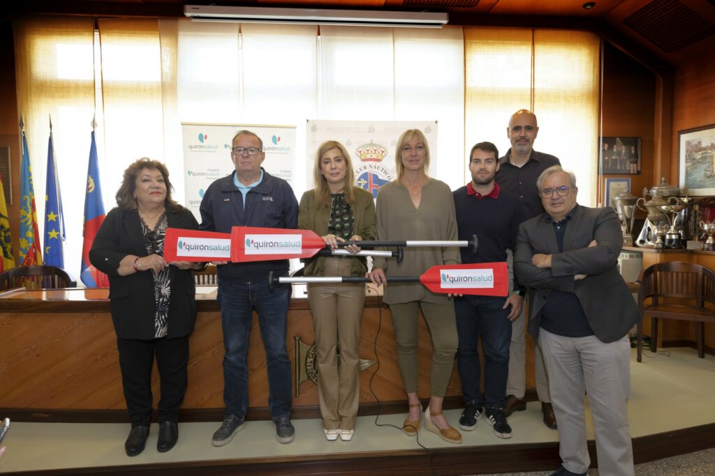 🙌🏻Quirónsalud y Real Club Náutico Torrevieja impulsan el Dragon Boat 🐲🚣 como beneficio en pacientes que han sufrido cáncer de mama🎗