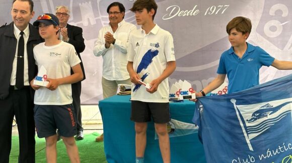 (Español) 🏆CUATRO REGATISTAS PODIUM EN LA PRUEBA AUTONÓMICA OPTIMIST A EN CAMPELLO