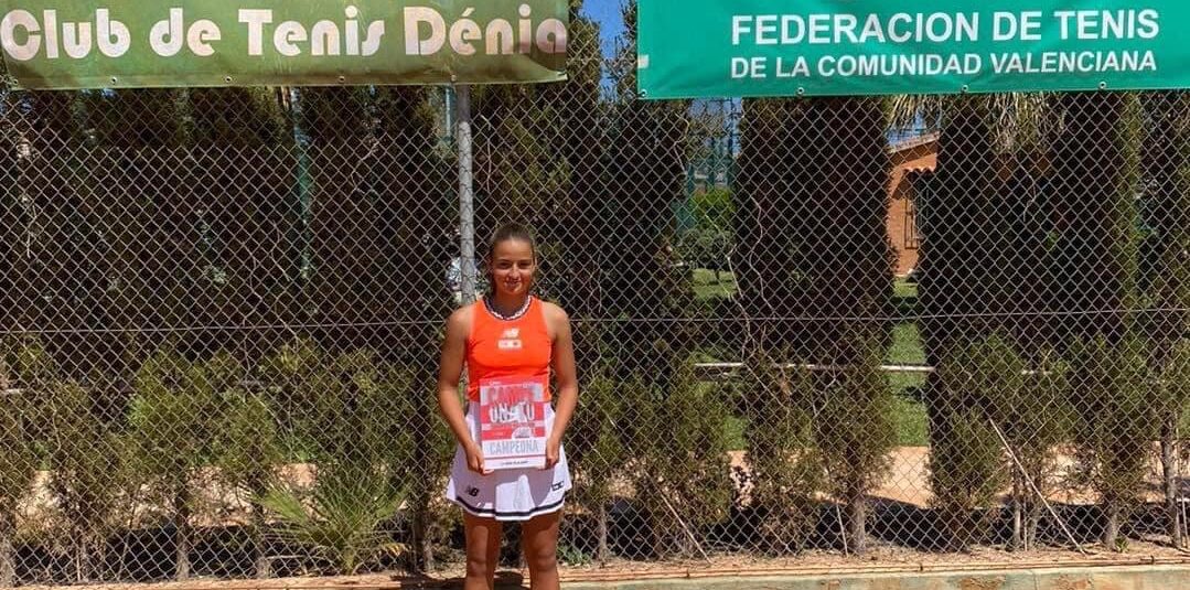 (Español) 🏆 Charo Esquiva gana el Campeonato de Tenis de la Comunidad Valenciana, en categoría Cadete.