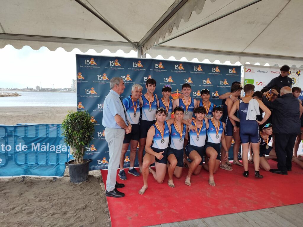🥈PLATA PARAEL EQUIPO JUVENIL MASCULINO EN EL CAMPEONATO DE ESPAÑA DE BANCO FIJO EN MÁLAGA🚣‍♂️