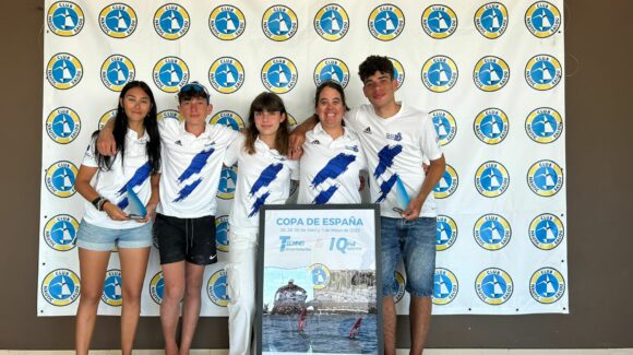 (Español) ⛵️MARTA FRUCTUOSO, 2ª SUB-19 FEMENINA Y LEANDRO BAEZA, 3º MASCULINO TECHNO PLUS, EN LA COPA DE ESPAÑA DE TECHNO E IQFOIL CELEBRADA EN SALOU