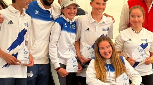 (Español) ⛵️LEO GRIÑAN 🥉3º ABSOLUTO, IZAN ROGEL 🥈SUBCAMPEÓN SUB13, IVÁN SAEZ 🥉3º SUB 13 Y VALENTINA BELSO 🥉3ª SUB 13 EN EL CAMPEONATO AUTONÓMICO DE LA CLASE OPTIMIST