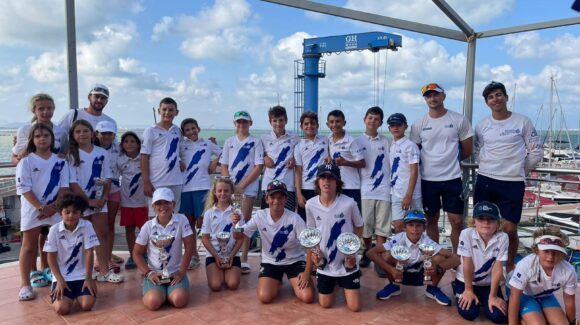 (Español) 4 PRIMEROS, 4 SEGUNDOS Y 4 TERCEROS PARA EL EQUIPO DEL RCN TORREVIEJA EN LA PRIMERA PRUEBA AUTONÓMICA DE OPTIMIST REGIÓN DE MURCIA. (Español) 4 PRIMEROS, 4 SEGUNDOS Y 4 TERCEROS PARA EL EQUIPO DEL RCN TORREVIEJA EN LA PRIMERA PRUEBA AUTONÓMICA DE OPTIMIST REGIÓN DE MURCIA.